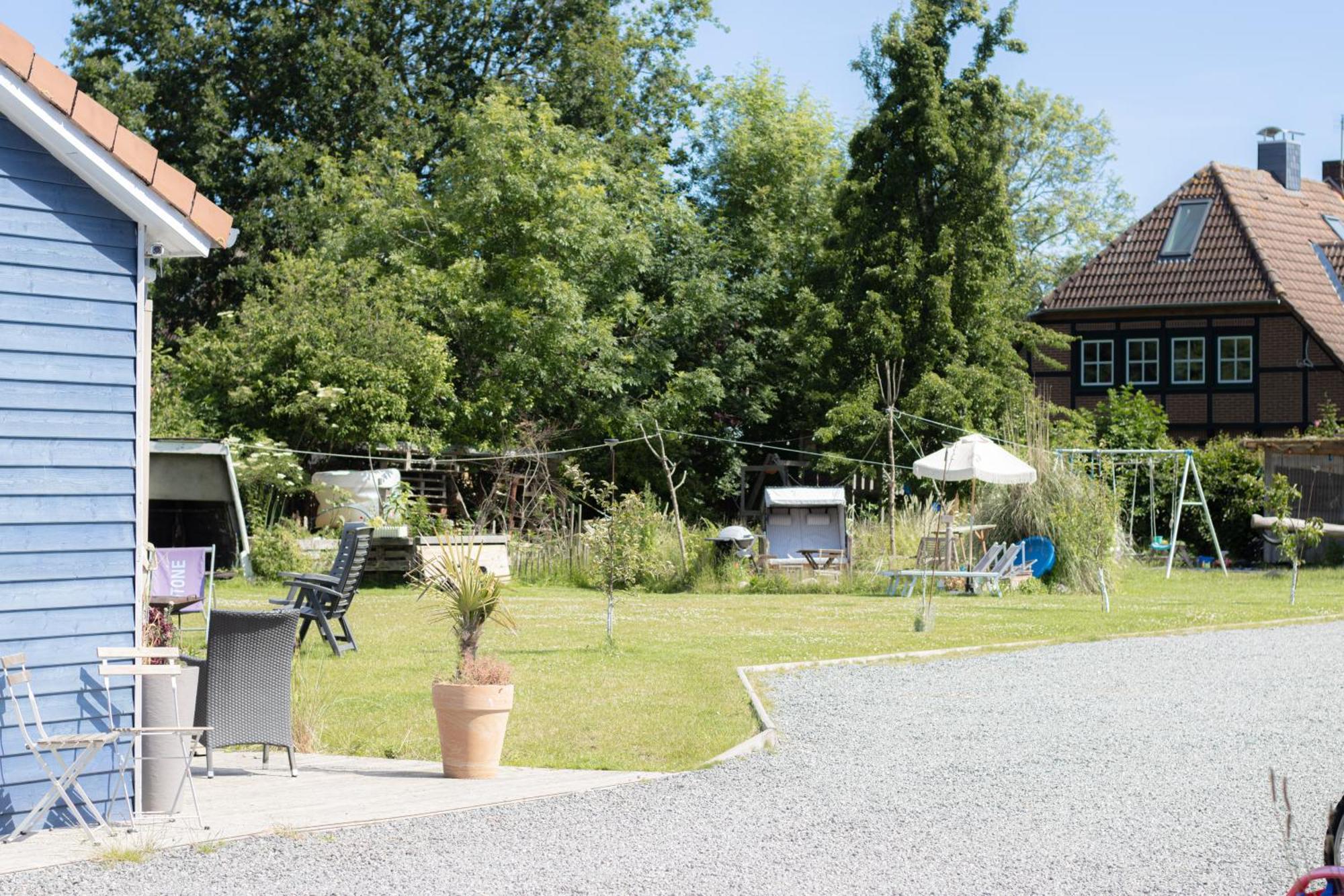 Hostel Oder Ferienwohnung 1-16 Personen Im Blauen Haus Fehmarn Exterior photo